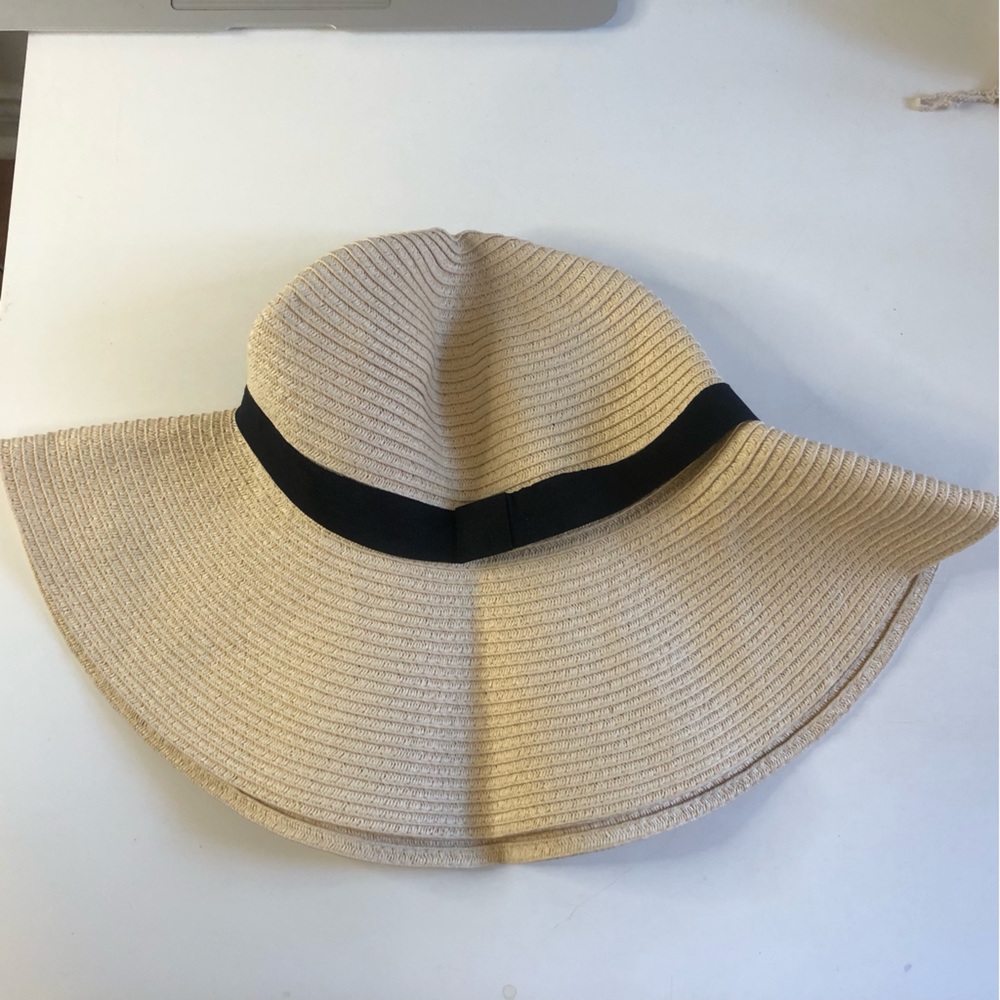 Dynamite sun hat perfect for the summer